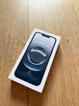 Apple iPhone 16e 512GB černý - 2