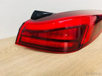 BMW F44 zadní světlo - 2