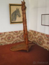 Dřevěný zouvák (němý sluha) - 2