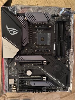 ROG Strix X570-F Gaming - 2