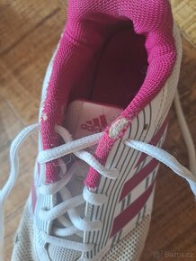 Dívčí bílorůžové halové tenisky - halovky zn. Adidas vel. 38 - 2