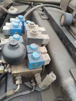 Hydraulický rozvaděč včetně elektromagnetů - 2