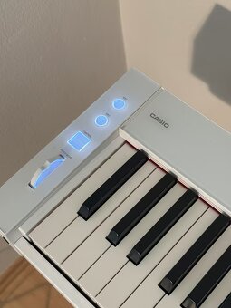 Prodám digitální piano Casio Privia PX-S7000 v bílé barvě – - 2