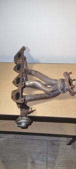 Různé Náhradní díly z VW Golf 4 1.4 55 kw - 2