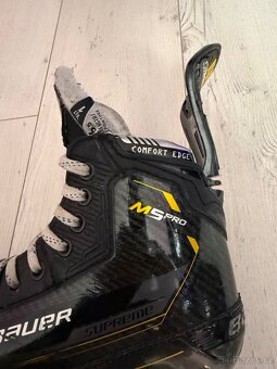 BAUER SUPREME M5 PRO BRUSLE VEĽKOSŤ 6,5 fit1 - 2