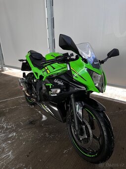 Kawasaki Ninja 125 - 2