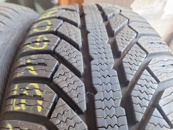Prodám zimní pneu 185/60/14 Semperit - 2