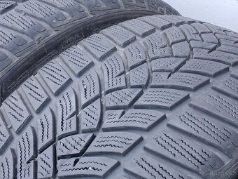 Zimní pneu Goodyear 225/40/19 vzorek 6mm - 2