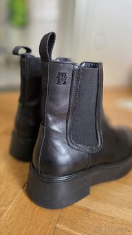 Dámské kotníkové boty Tommy Hilfiger vel.38 - 2