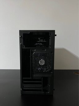 Počitačová bedna menší střední - 2