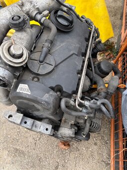 Kompletní motor 1.9 TDI 96KW ASZ - 2