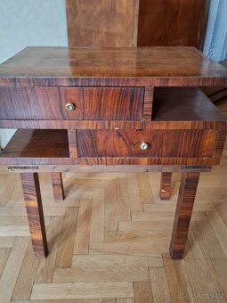 Odkládací stůl - 2