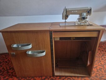 Šicí stroj - 2