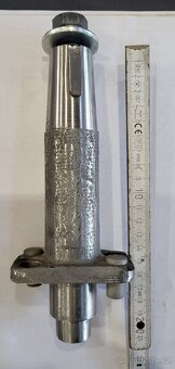 Zetor 3045,3545 Čep řízení levý - 2