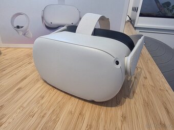 Oculus Quest 2 128GB - ještě rok v záruce - 2
