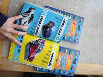 3x Kniha Hotwheels Ultimate Handbook AJ - 2