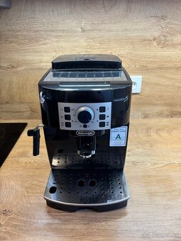 Prodám kávovar Delonghi MAGNIFICA S - 2