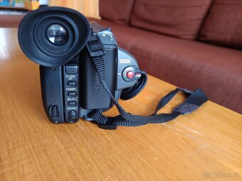 Video kamera Canon UC-V10 Hi 8mm - 2