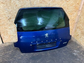 PÁTÉ DVEŘE KUFRU PEUGEOT 807 - 2