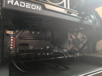 AMD Radeon RX 6650 XT 210 Swift - 2