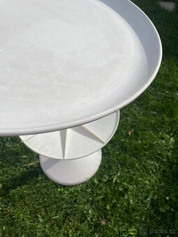 kulatý stolek IKEA - 2