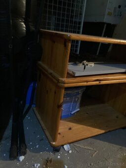 Prodám Televizní Stolek - 2