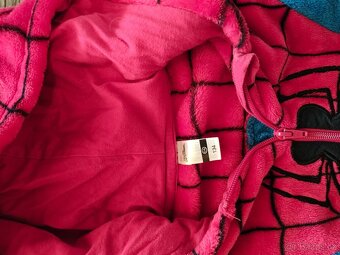 Plyšovy overal Spiderman vel. 134 - 2