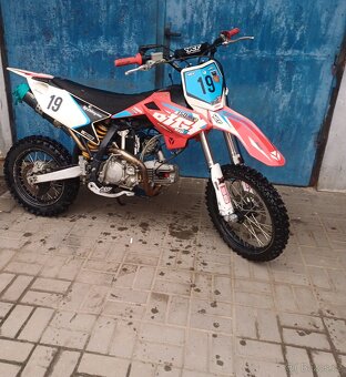 Pitbike ycf bigy factory 160ccm daytona velká kola 17/14 - 2