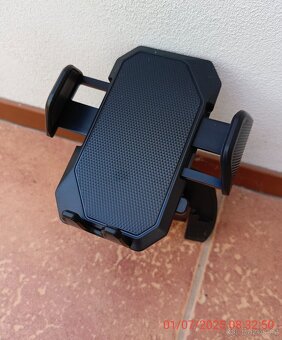 Držák na telefon do auta. - 2
