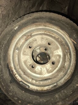 Trabant nárazník, přední maska a disky - 2