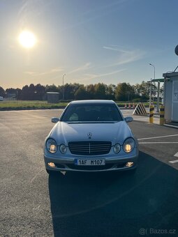 Mercedes E270 - 2