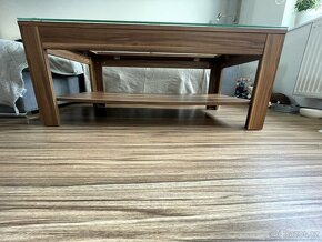 Dřevěný stůl se skleněnou deskou - 2
