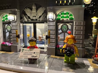 LEGO Creator Expert 10251 Brick Bank - Z VÝSTAVKY + SVĚTLA - 2