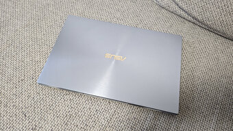 Asus Zenbook UM431D /Ryzen 5 3500U, 8GB RAM, 128GB SSD/ - 2