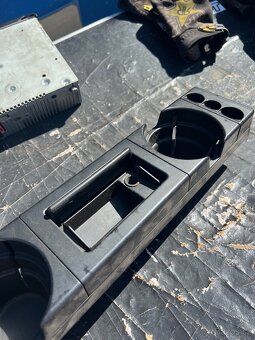 Originálny cupholder z BMW E36 M3 (US verzia) – zánovný - 2