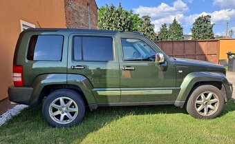 Jeep Cherokee 2,8 CRD, 147 KW, najeto 117 000 Km - 2