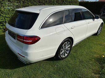Mercedes E220d 4 matic 2018, plný servis, 100% nájezd - 2