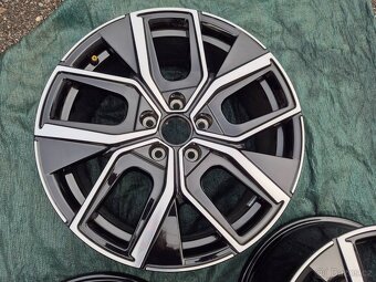 Alu disky Volkswagen Golf 8.5 Leeds R18 - 2