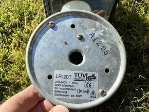 Lampa z pohybovým čidlem. - 2