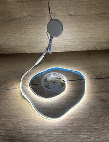 stmívatelný 1m dlouhý LED pásek s touch vypínačem - 2