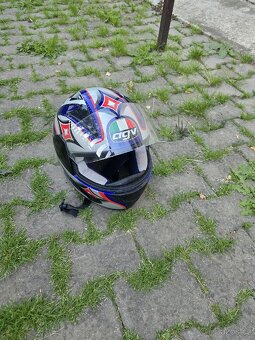 Helma na motorku AGV - 2