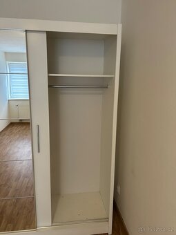 Skříň s posuvnými dveřmi - 2
