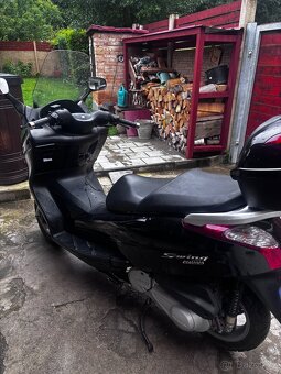 Skútr honda S-Wing 125ccm - 2