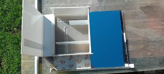 Retro skříňka se zrcadlem do koupelny - 2