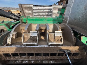 Štěpkovač jenz 561 + Valtra 353S - 2