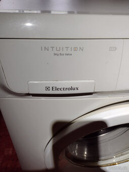 Pračka ELEKTROLUX plnění předem na 5kg - 2