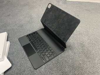 Apple MagicKeyboard iPad 12.9” 3.-6.gen CZ - 2