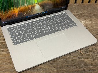 Microsoft Surface Laptop Studio - 14.4" 120Hz, i5-11300H - 2