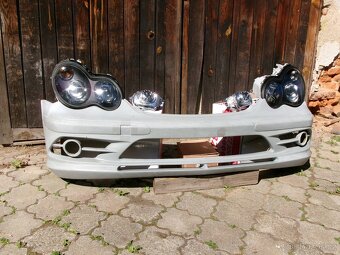 MERCEDES BENZ W203 - přední světla, nárazník AMG , mlhovky - 2