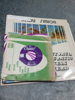 2 LP A8 x singl zahraničí - 2